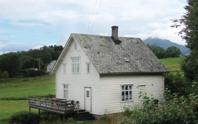 Beautiful Home in Bjoa With 4 Bedrooms