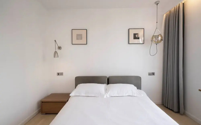 Book and Bed-Jingan Temple