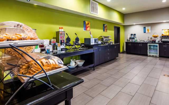 Ramada by Wyndham Burkburnett / Wichita Falls