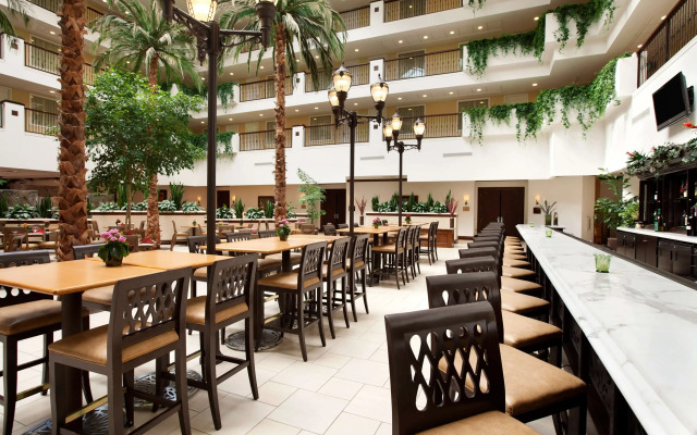 Embassy Suites La Quinta Hotel & Spa