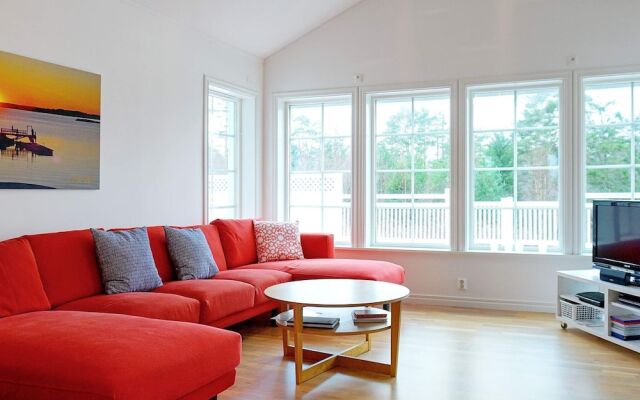 6 Person Holiday Home in Strömstad