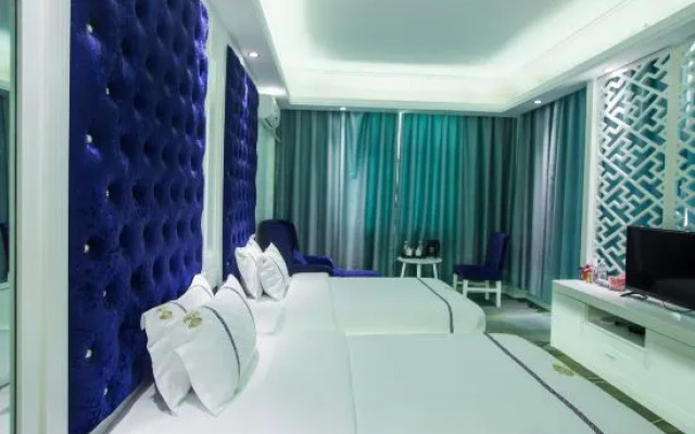 Yulong Business Hotel