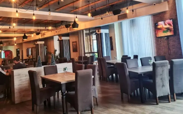 Modern Lux Apartment H8 at Milmari Resort