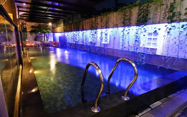 The 1O1 Bandung Dago