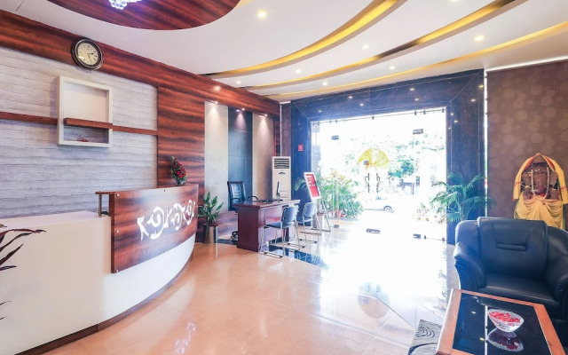 OYO 7583 Hotel Suraj Palace 1