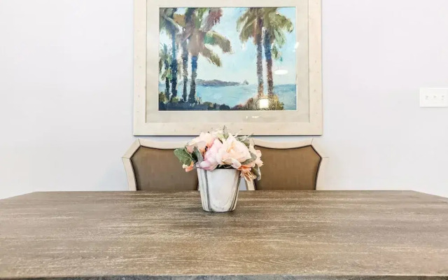 Fully Furnished Condos Near St Charles