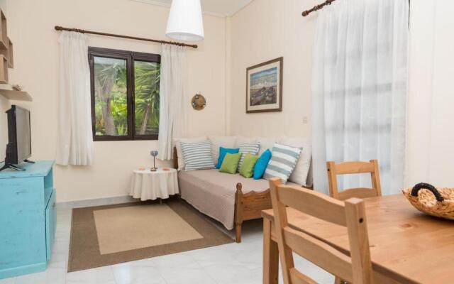 ILIOCHARI sea view apartments Oropos - Kalamos