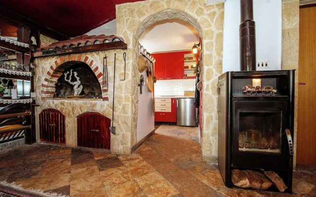 Cozy Holiday Home in Zadar with Swimming Pool