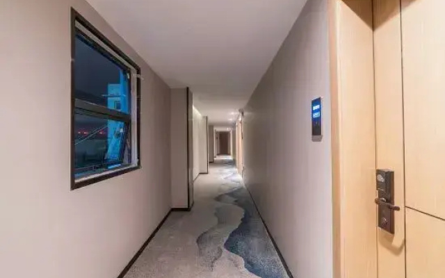 Unitour Hotel (Yulin First People's Hospital Wanhualou)