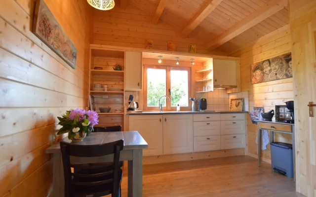 Cosy Chalet in Lottum With Garden