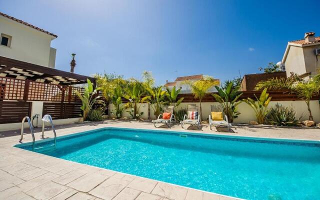 Rent Private Villa 018