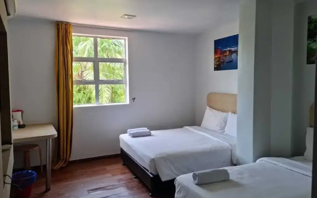 OYO 90901 Santai Morib Hotel