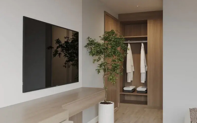 Nature Hotel - West Lake