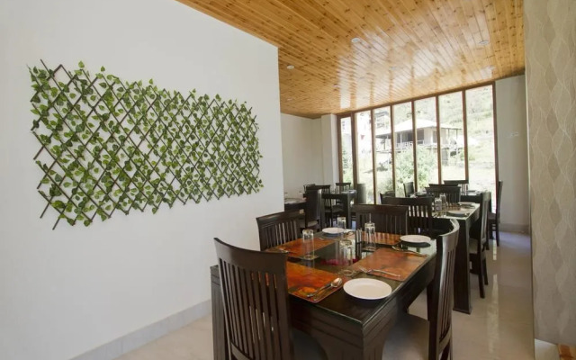 OYO Premium Jagatsukh Valley