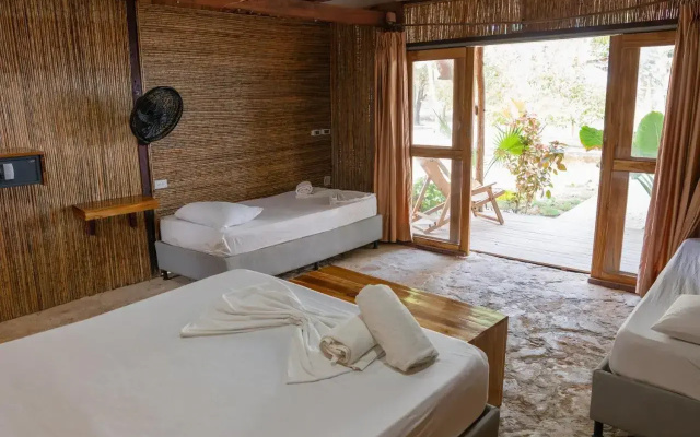 La Playita Hotel