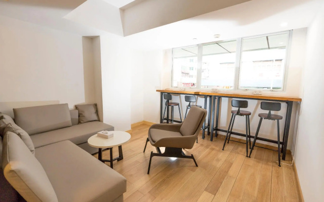 CHI Residence 279
