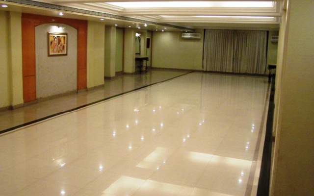 Hotel Highway View (Shikara)