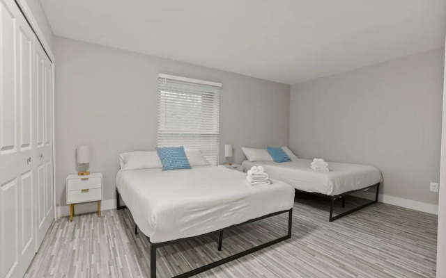 2BR 1BA Apartment With Great Amenities