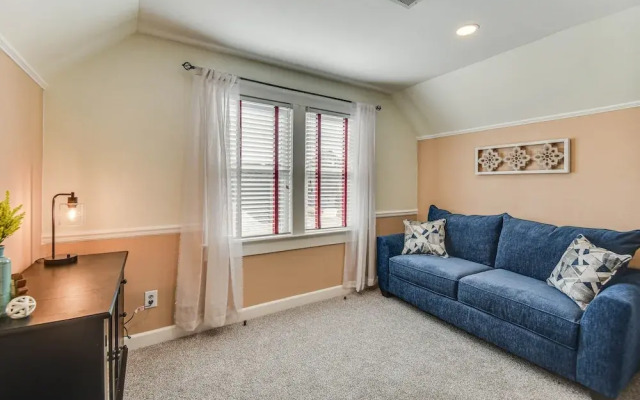 Charming Smithfield House: Walk to Downtown!