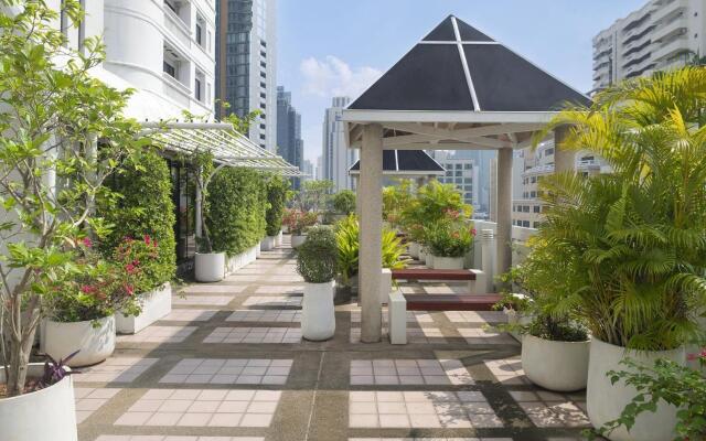 Отель PARKROYAL Suites Bangkok