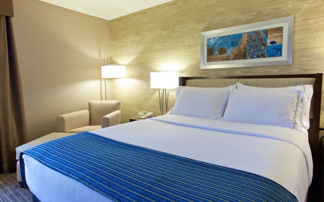 Holiday Inn Express Fargo-West Acres by IHG