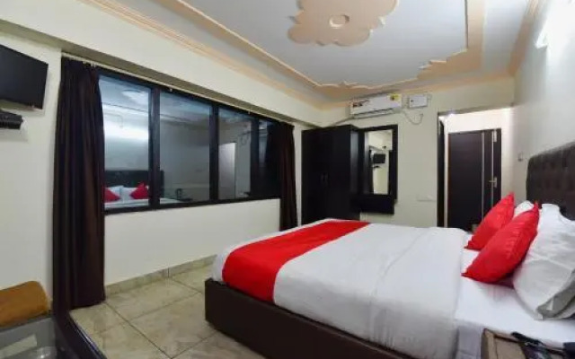 Sandalee Comforts by OYO Rooms