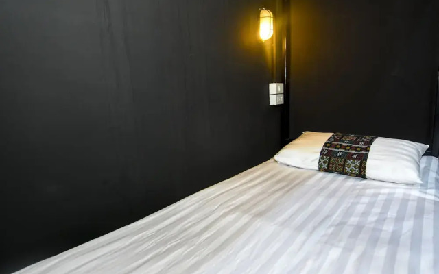 The Hubs Hug Hostel