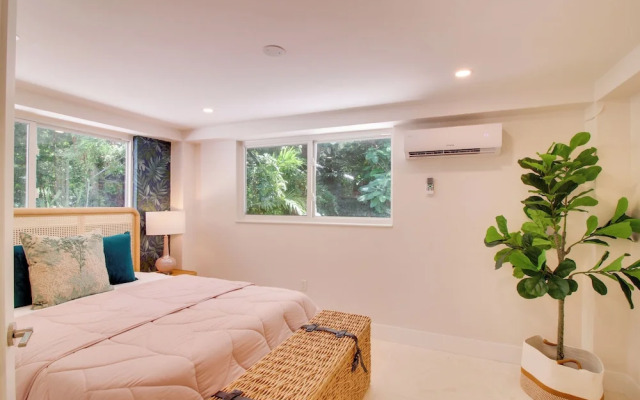 Walk to Beach: Tavernier Apartment w/ Patio!