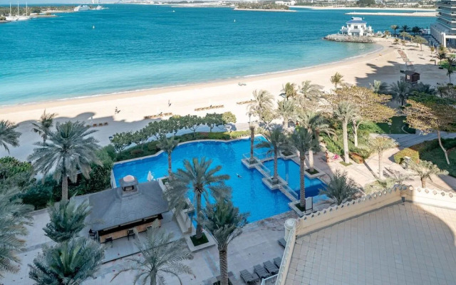 Al Dabas by Luton Vacation Homes