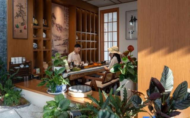 Mangshi Guijing Homestay (Dai Ethnic Ancient Town)