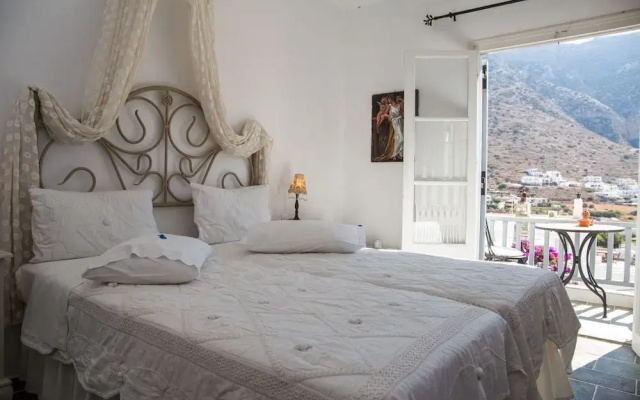 Nymfes Hotel