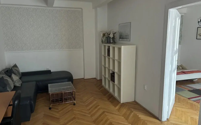 Diamond Astoria 4, Quiet Apartment