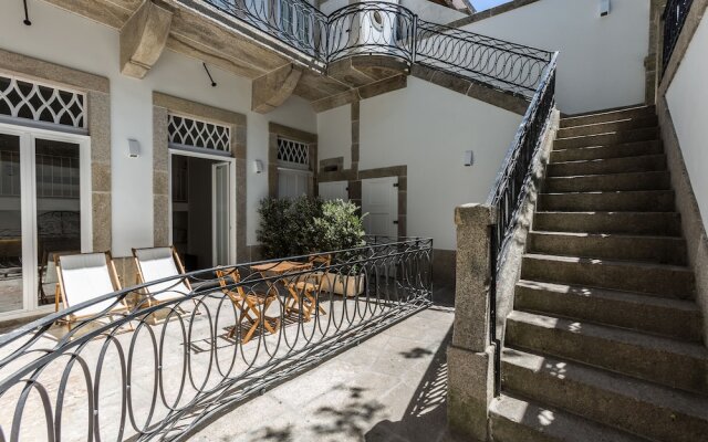 Tripas-Coração, Rosário Apartments