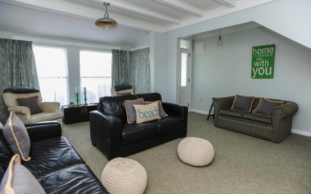 Puriri Downtown Villa - Napier Holiday Home
