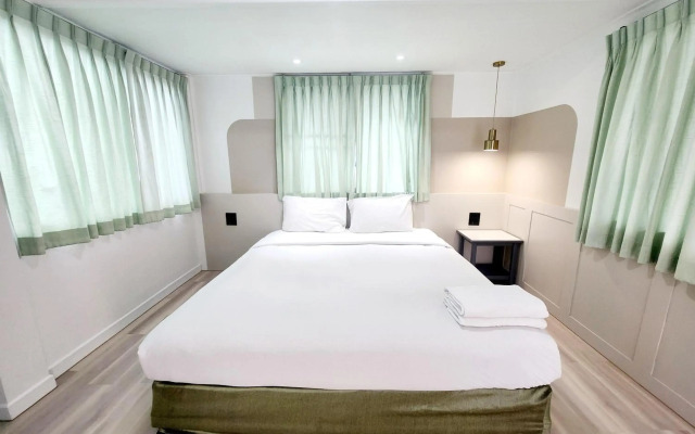 SEATEL Phuket Patong Beach