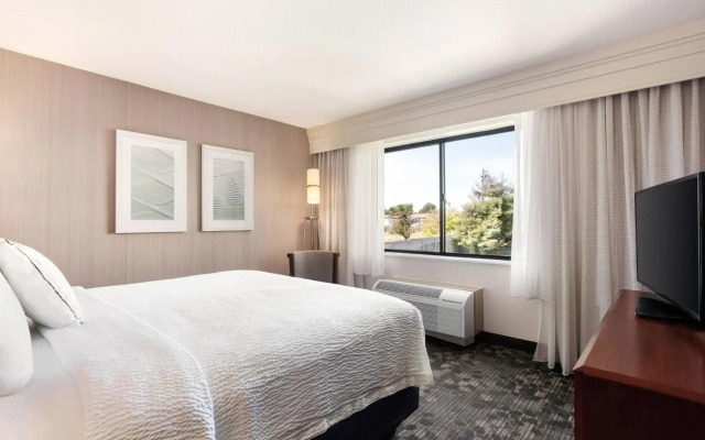 Courtyard by Marriott Salinas Monterey