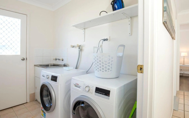 Delamere - Pet Friendly - 5 Mins Walk to Beach