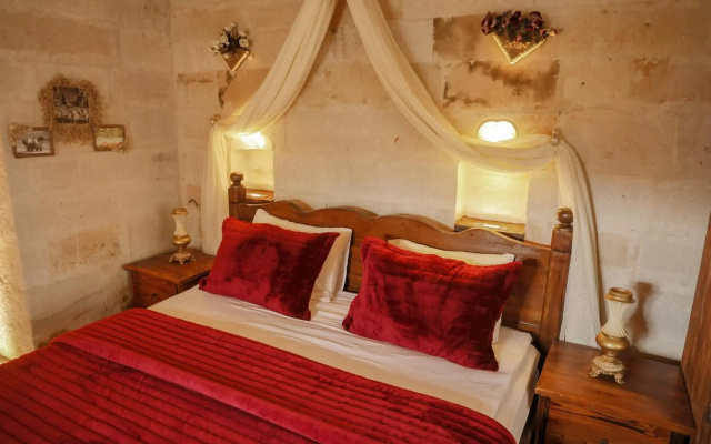 Maccan Cave Hotel