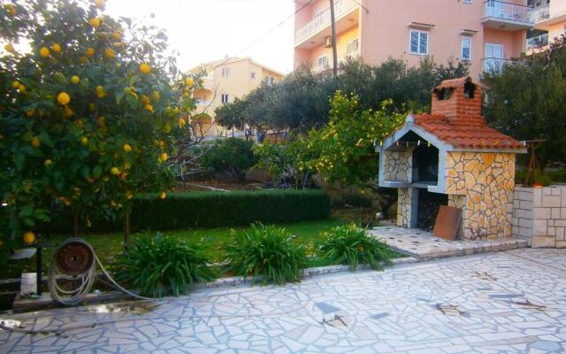 Apartments Vin - 40 m from sea