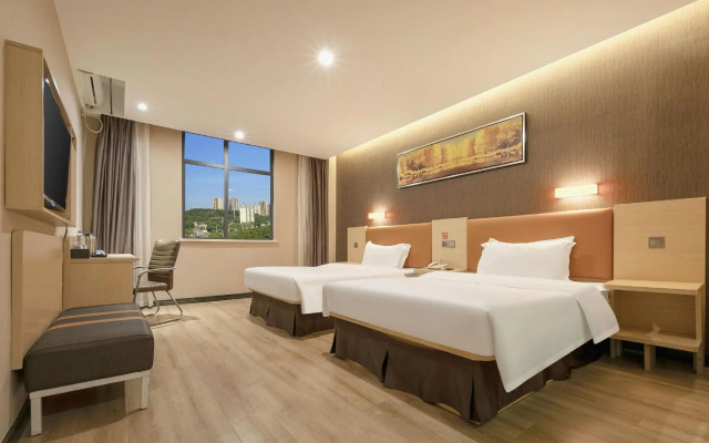 7 Days Premium Wuhan Caidian Square Branch