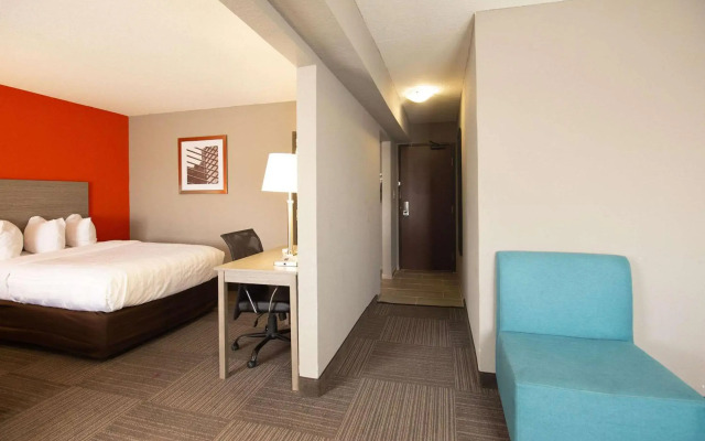 Quality Inn & Suites Hammond Near I-8090
