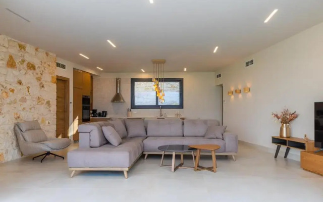 Villa Waterlily by MediterraneanVillas