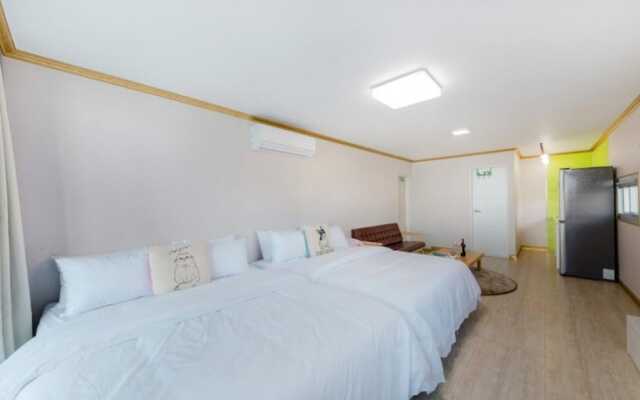 Yeosu Feeling Pension