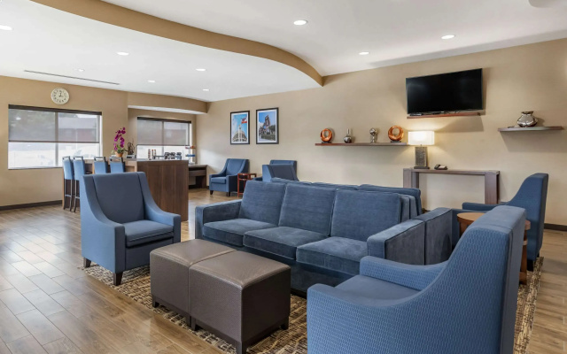 Comfort Suites Flowood - Jackson Airport (must meet transportation requirement)