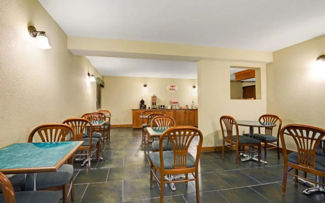 Spark by Hilton Wichita East