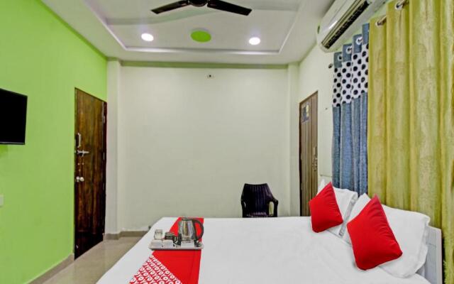 Oyo Flagship 93139 Green Lodging And Boarding