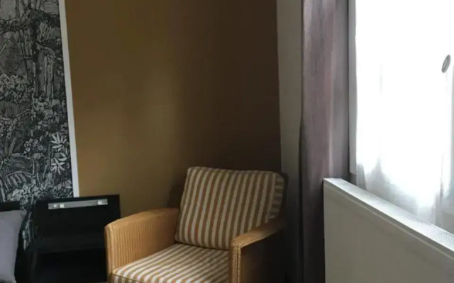 Charmant T2 Sur Cour