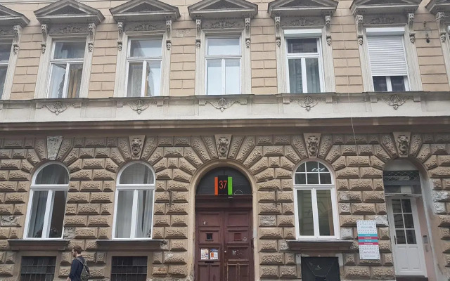 Small Home Budapest Szív 3