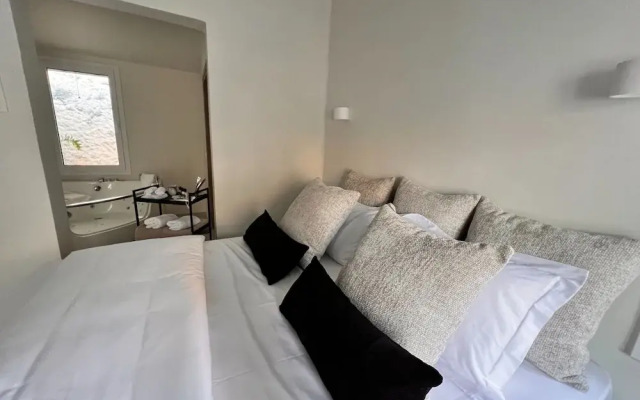 Perla Coco Jacuzzi Suites