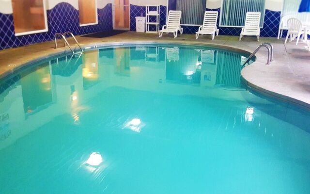 Baymont Inn & Suites Indianapolis Northeast